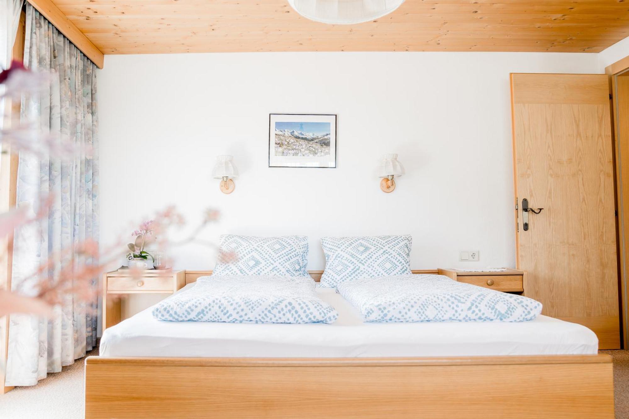 Landhaus Geisler ทักซ์ ภายนอก รูปภาพ