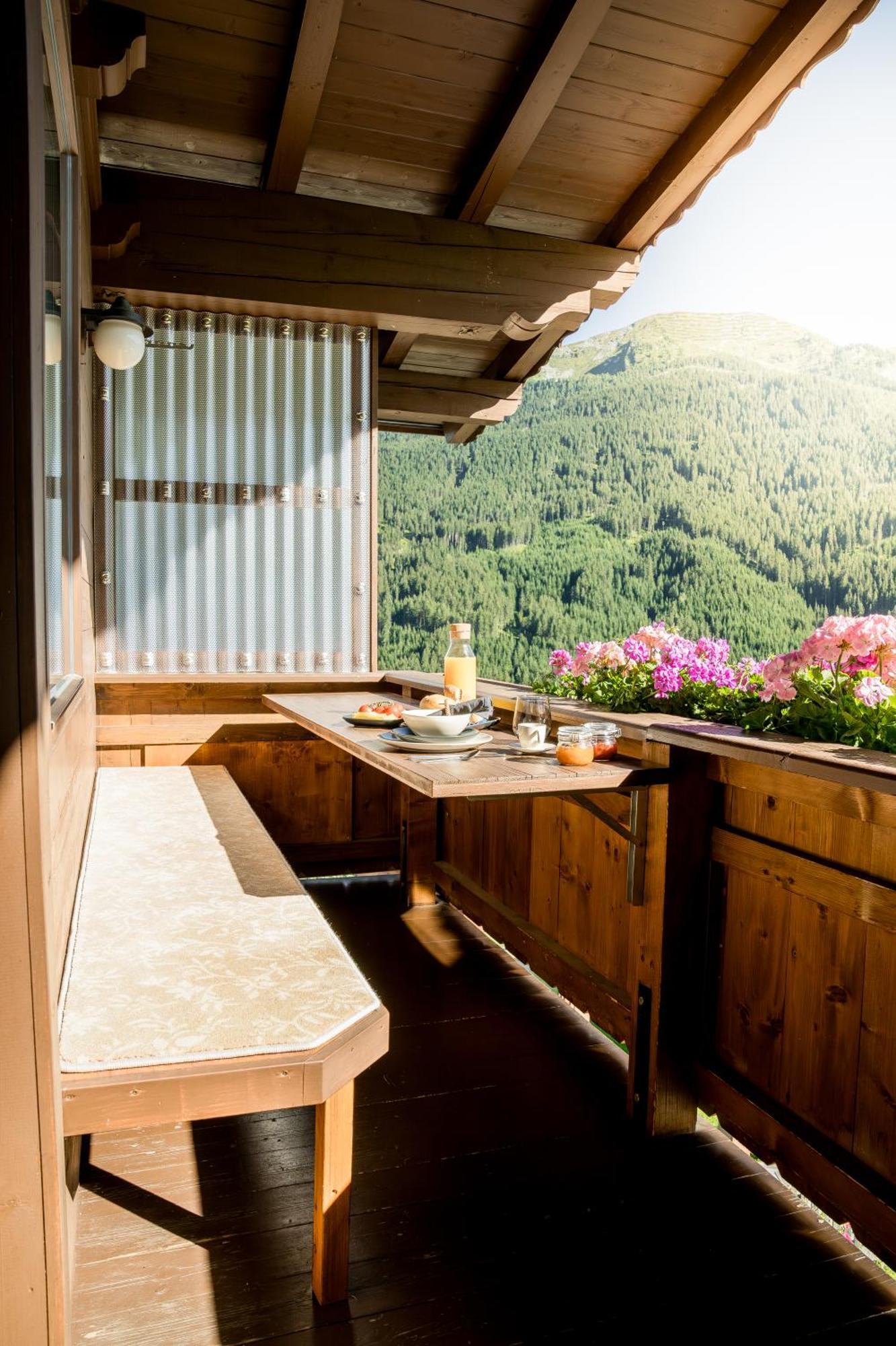 Landhaus Geisler ทักซ์ ภายนอก รูปภาพ