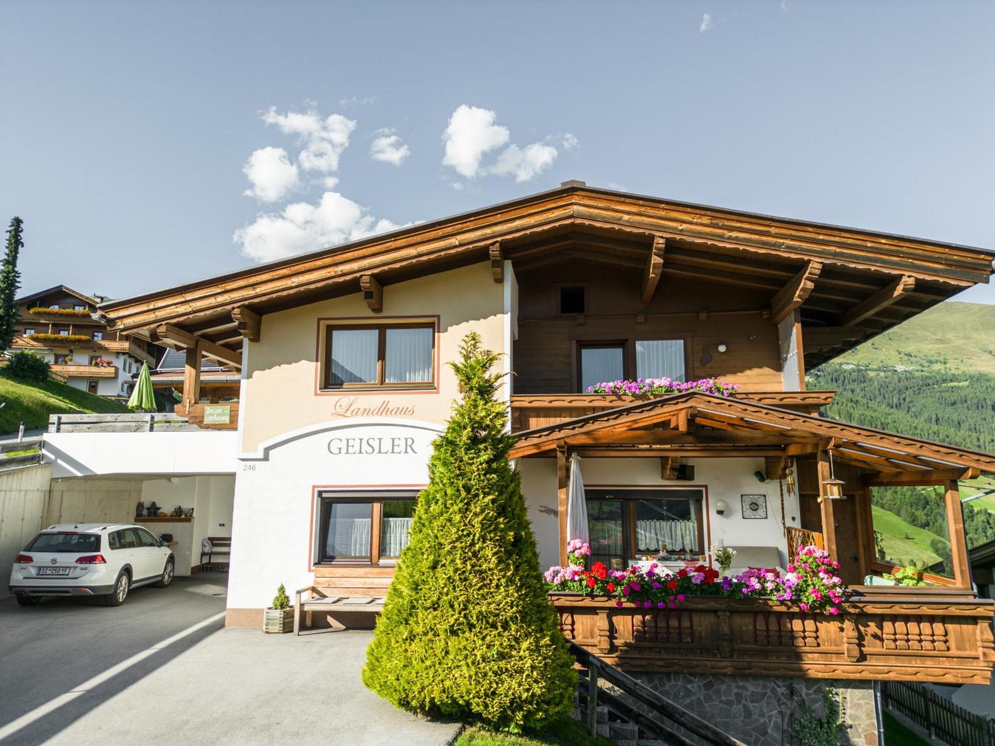 Landhaus Geisler ทักซ์ ภายนอก รูปภาพ